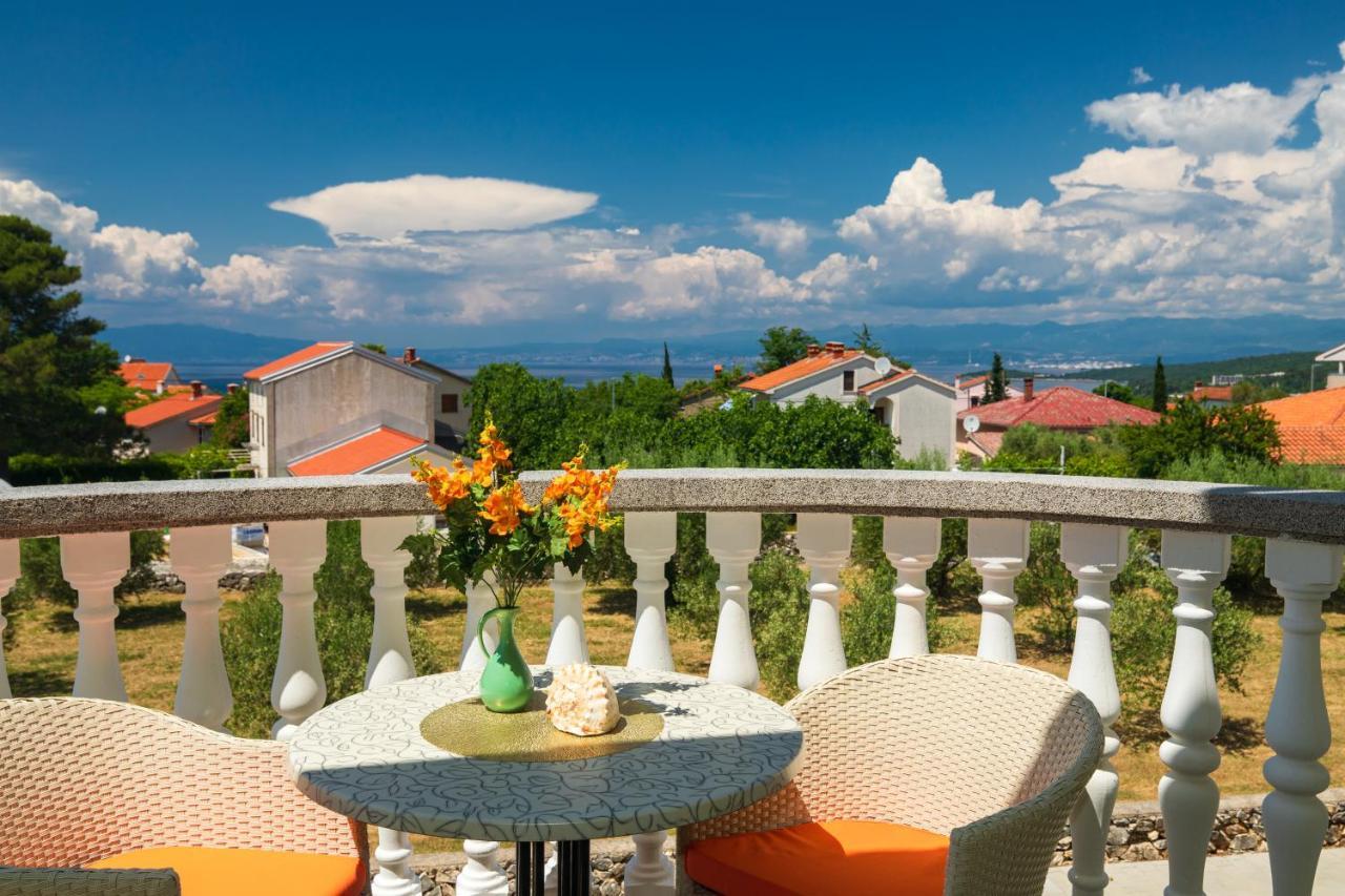 Vila Panorama By El-Pi Tours Malinska Exterior foto